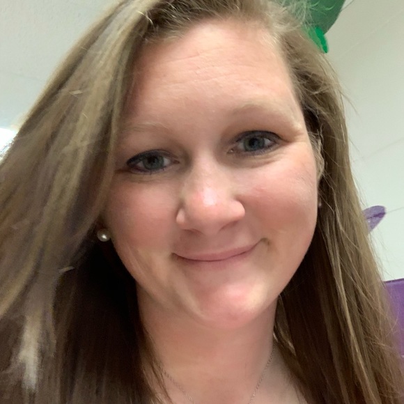 Meet your Posher, Carolyn - Picture 1 of 1